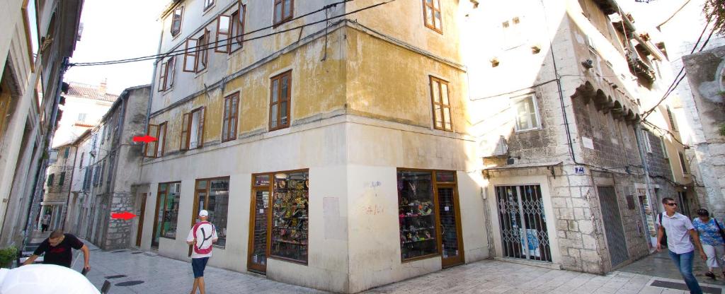 Budova, v ktorej sa apartmán nachádza