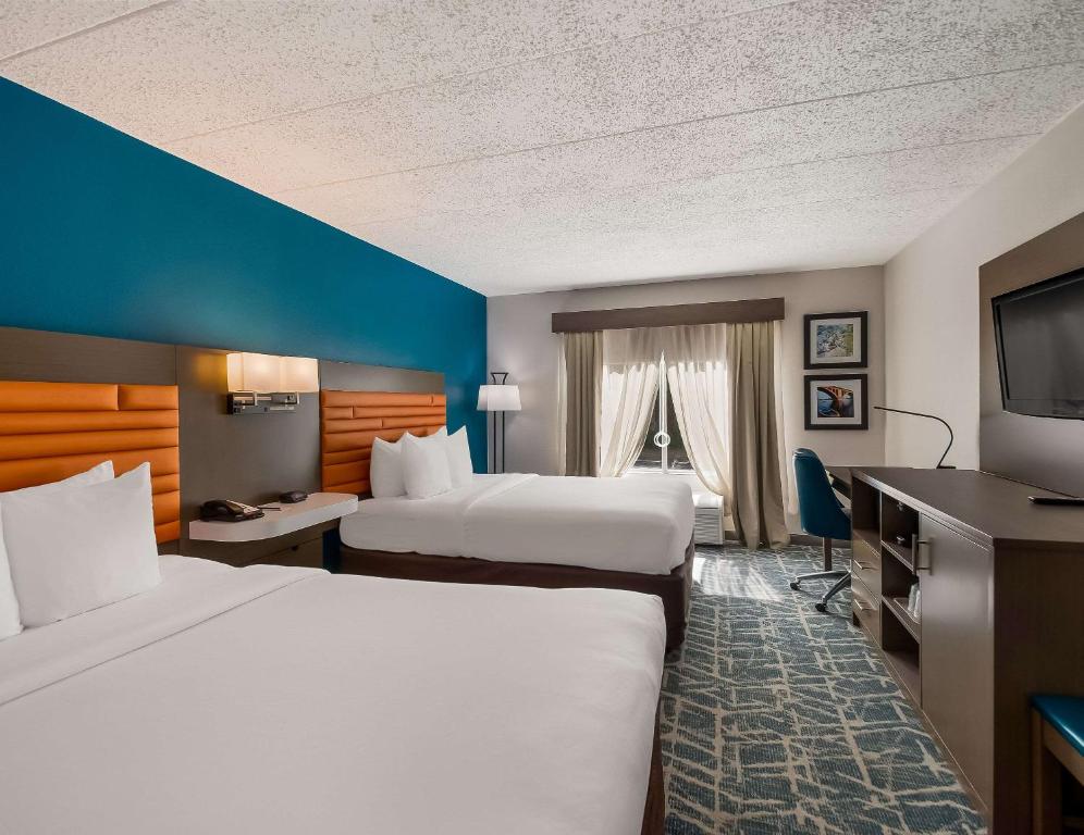 Posteľ alebo postele v izbe v ubytovaní Comfort Inn Falls Church - Tysons Corner