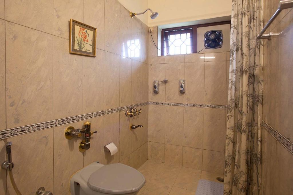 Koupelna v ubytování Away From Home - 2 - Rooms In Ooty, Home Stay Ooty