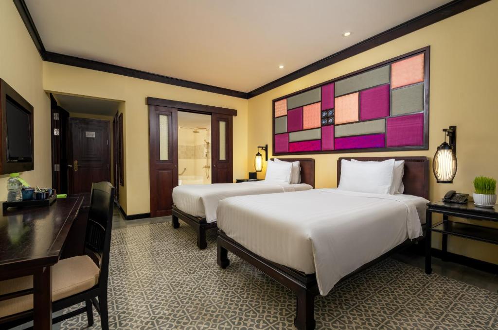 Deluxe Twin Room with Balcony - Garden/City View