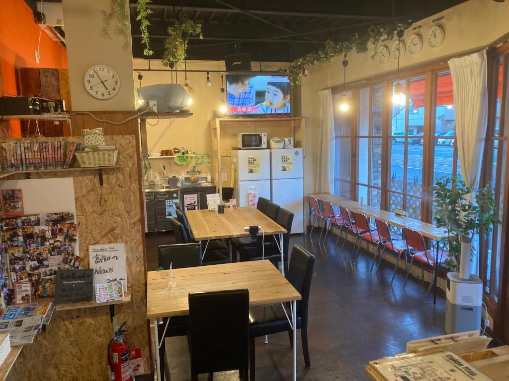 Posezení v ubytování Guesthouse LuLuLu 無料朝食&夕食ｶﾚｰ 街まで電車8分 ﾛｰｿﾝ隣