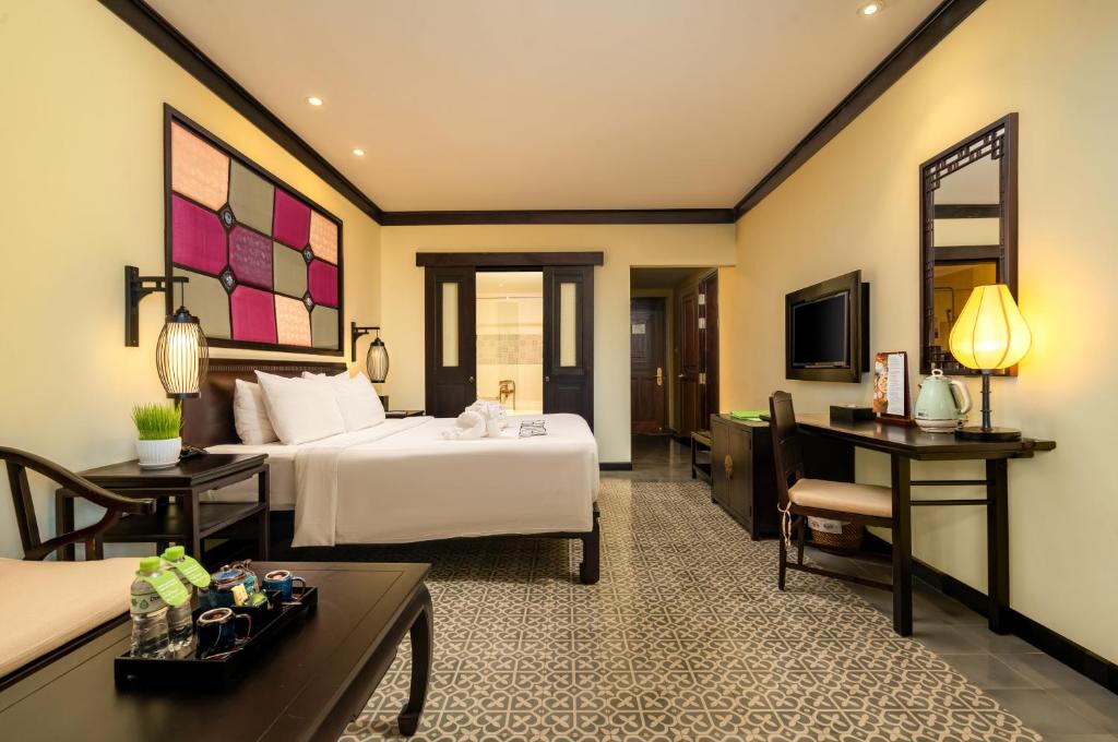 Family Suite with Balcony - Connecting Door