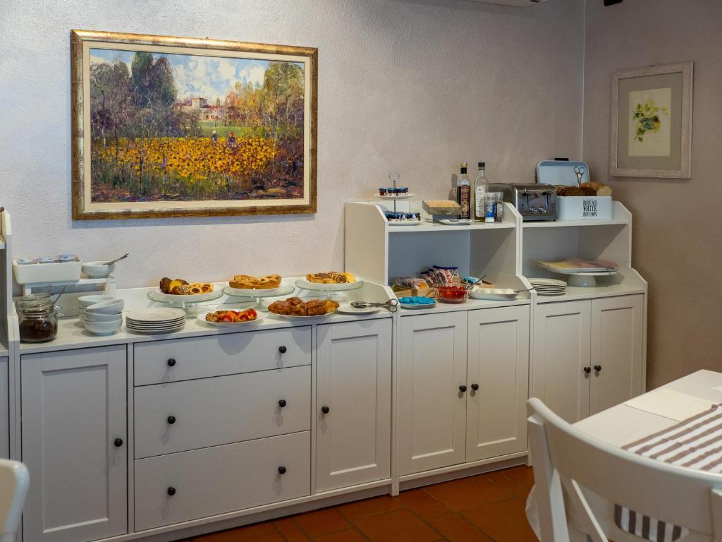 Jedlo v ubytovaní bed & breakfast alebo blízkom okolí