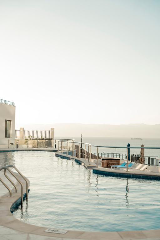 Bazén v ubytování Diamond Palm Hotel & Resort nebo v jeho okolí