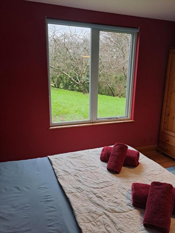 Postel nebo postele na pokoji v ubytování Helnoweth Lodge