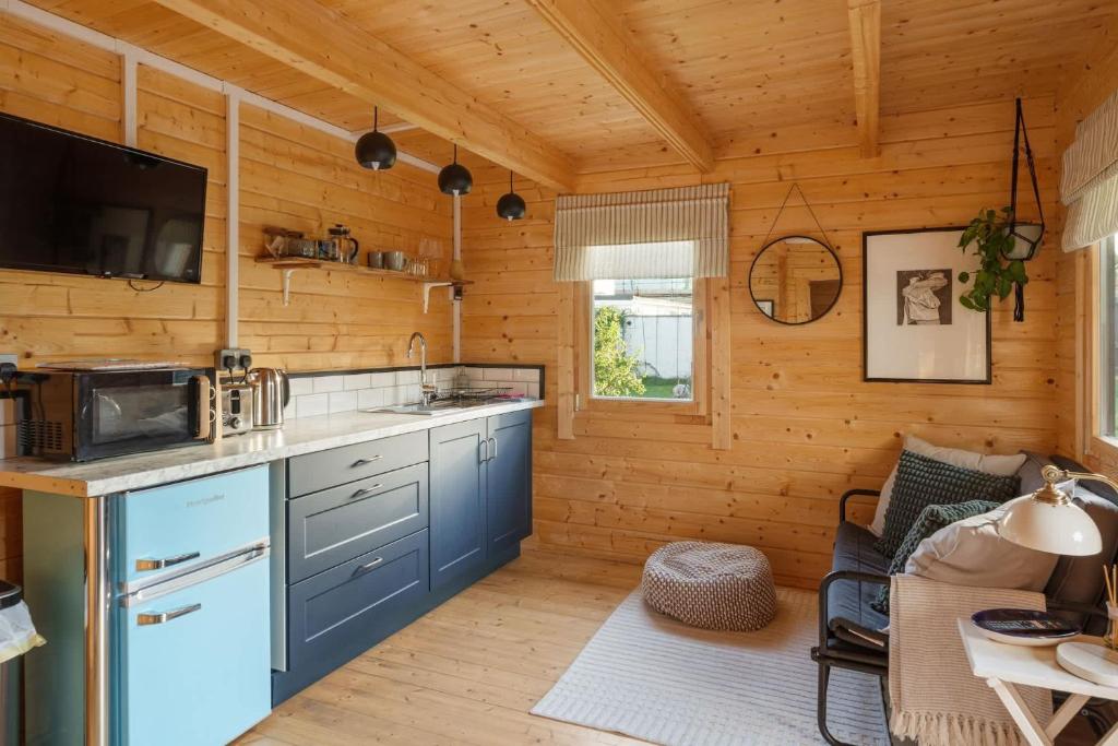 Kuchyň nebo kuchyňský kout v ubytování Scandi-Style Cabin in Bideford, Private Parking