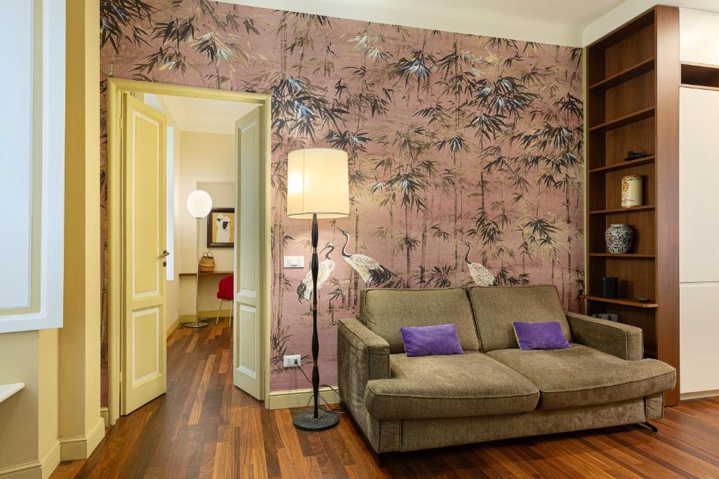 Elegant historic residence on a tree-lined avenue near Cadorna Station and Last Supper