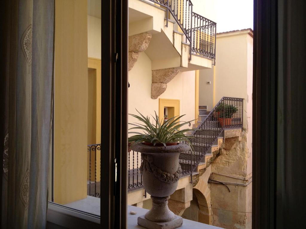 A balcony or terrace at B&B Case a San Matteo