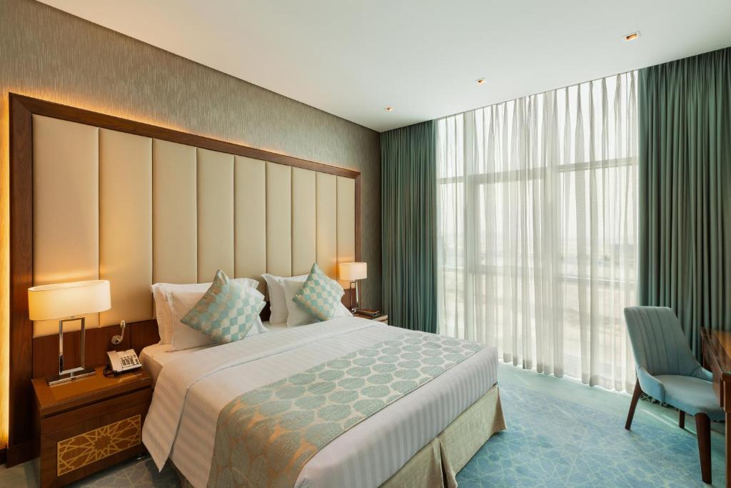 
Two Bedroom Apartment City View
