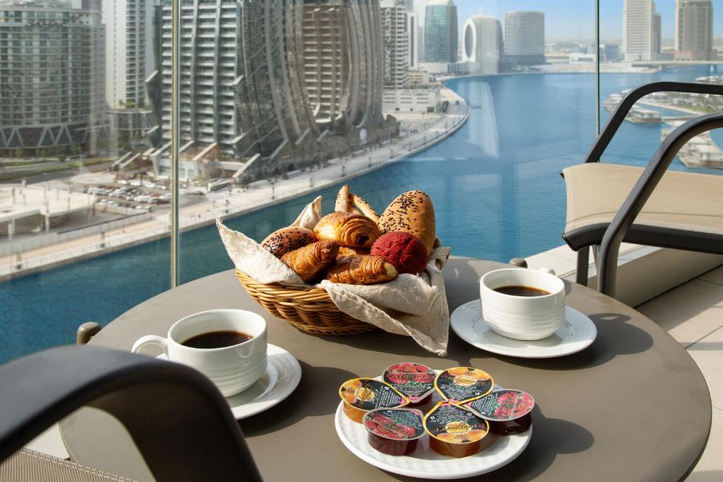 Royal Continental Suites Business Bay - Deluxe Apartments - Resim 23