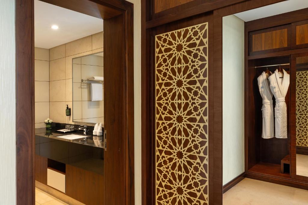 Fotografie z fotogalerie ubytování Royal Continental Suites Business Bay - Deluxe Apartments v Dubaji