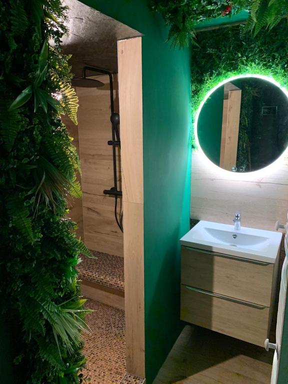 The secrets jungle loveroom – photo 7