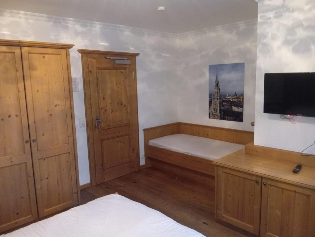 Eichen Schlössl - Resim 25