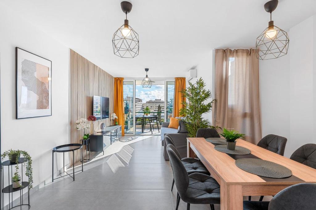 Χώρος καθιστικού στο Central location - Walk to the beach, shops & dining