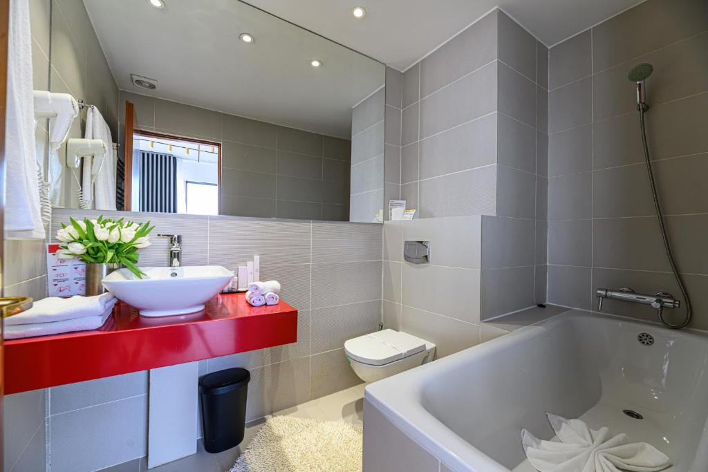 Unique Boutique - Resim 8