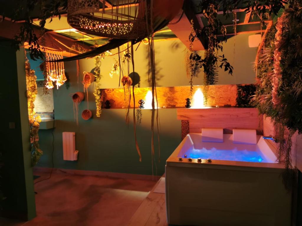 The secrets jungle loveroom – photo 3