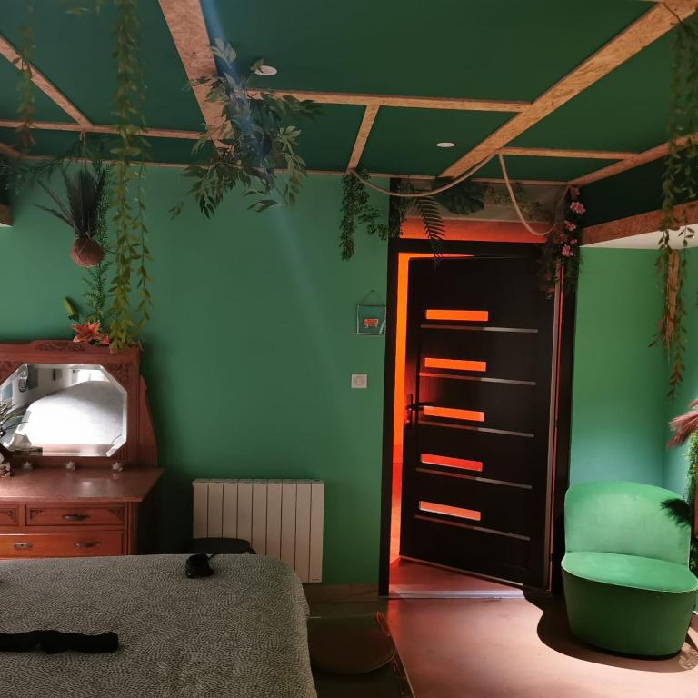 The secrets jungle loveroom – photo 2