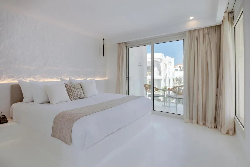 The Party Never Ends Jacuzzi Suite
