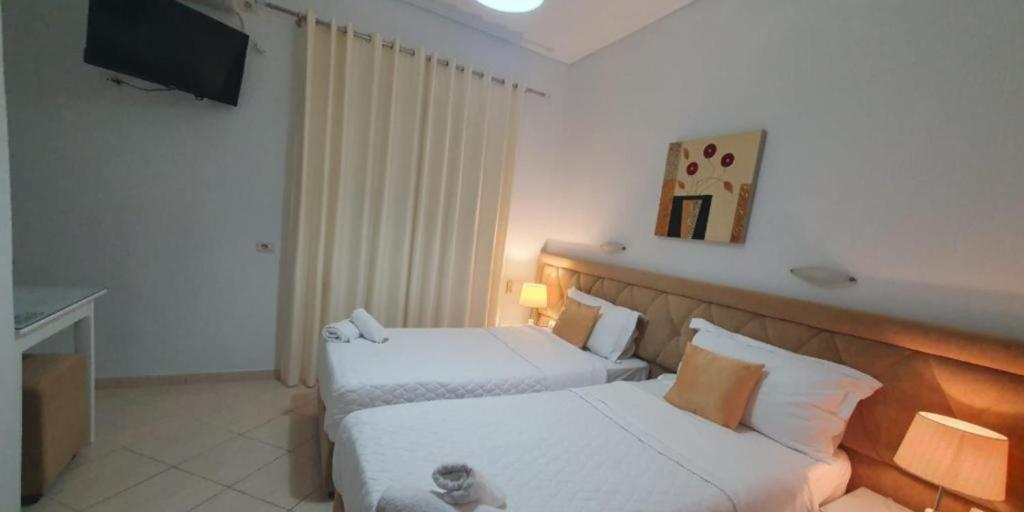 TV a/nebo společenská místnost v ubytování Ceko Hotel