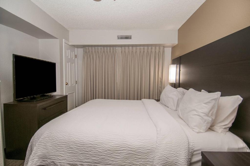 Residence Inn by Marriott Springdale - 1 Bedroom Suite, King, Sofa Bed