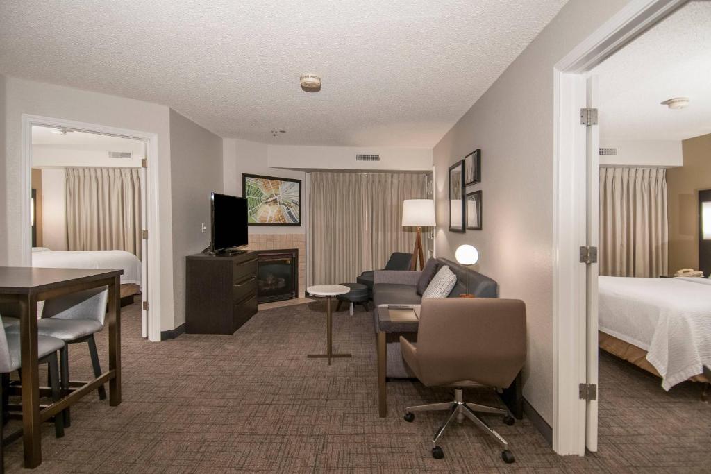 Residence Inn by Marriott Springdale - Two-Bedroom Suite
