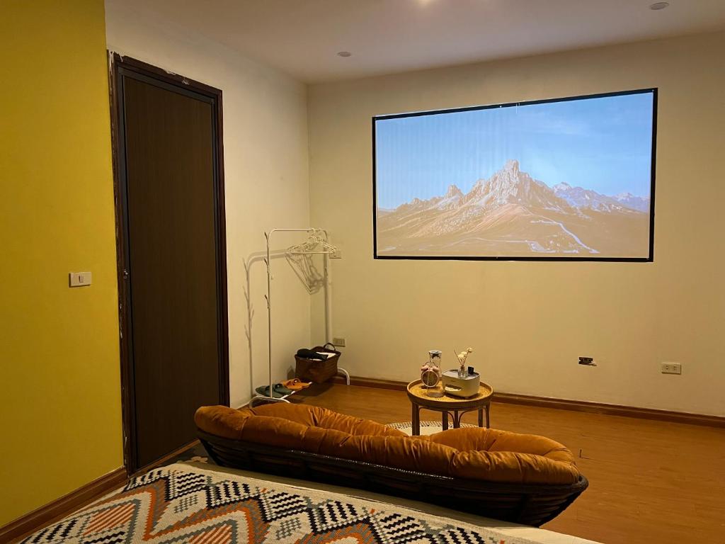 TV a/nebo společenská místnost v ubytování Didou Homestay Đông Anh
