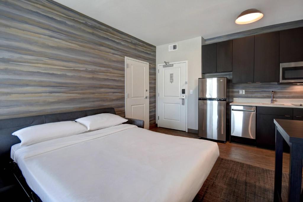 Kuchyň nebo kuchyňský kout v ubytování Residence Inn Middletown Goshen