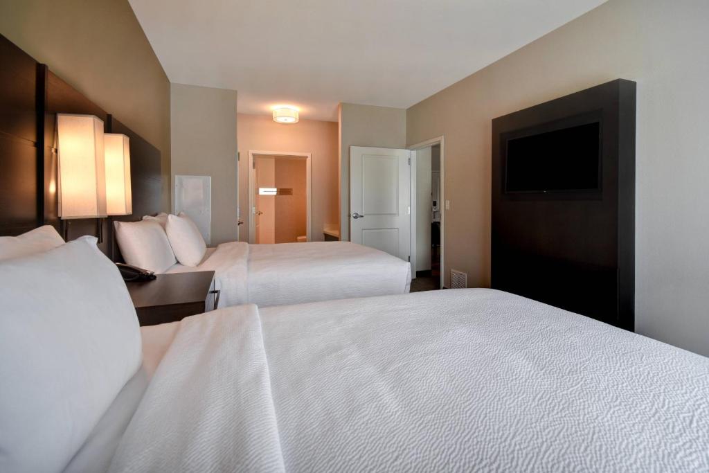 Postel nebo postele na pokoji v ubytování Residence Inn Middletown Goshen