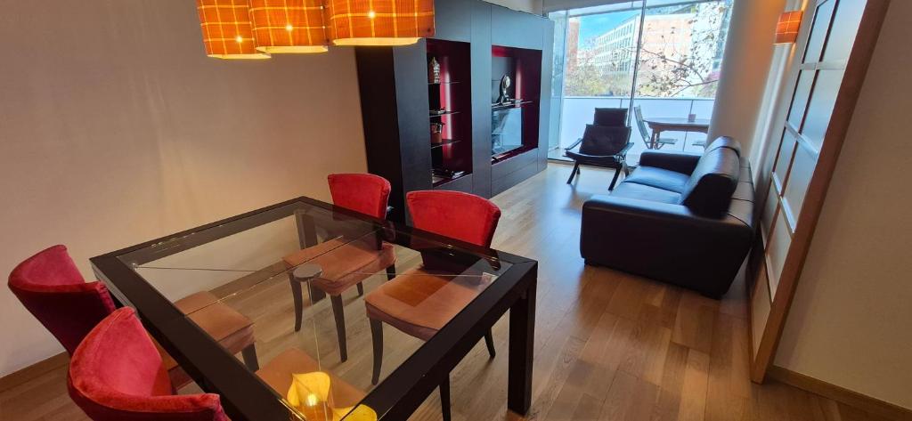 Posedenie v ubytovaní Apartamento en Avenida Diagonal - Torre Glorias - Ángeles Terraza