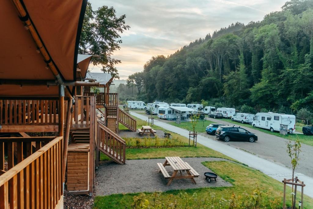 Příroda nedaleko luxury tent
