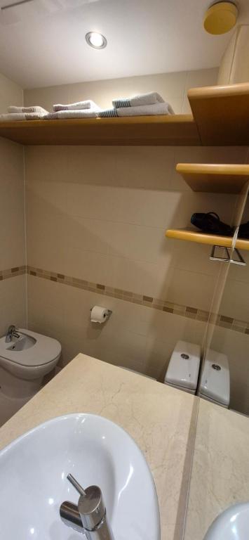 Kúpeľňa v ubytovaní Apartamento en Avenida Diagonal - Torre Glorias - Ángeles Terraza