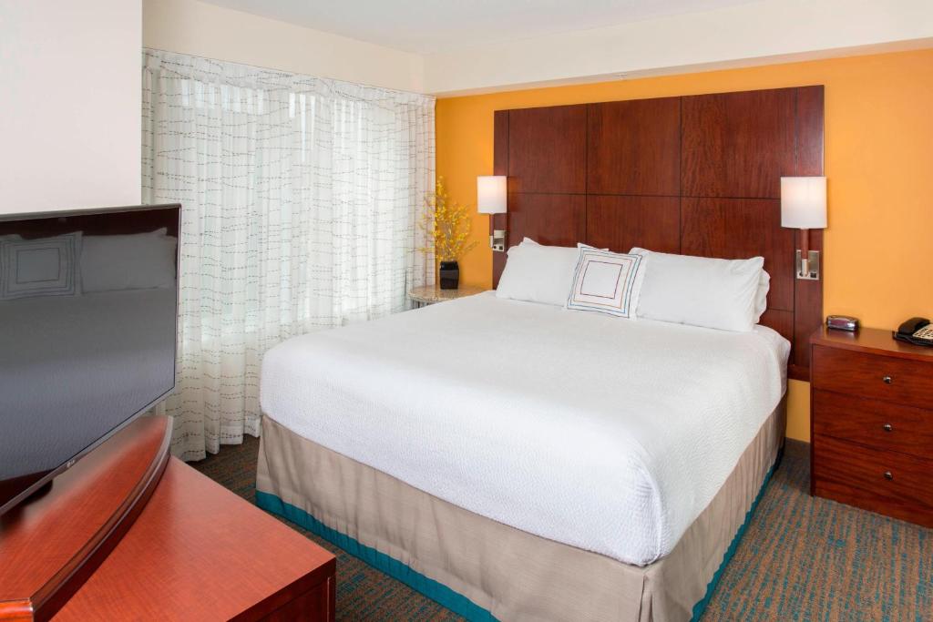Postel nebo postele na pokoji v ubytování Residence Inn by Marriott Moncton