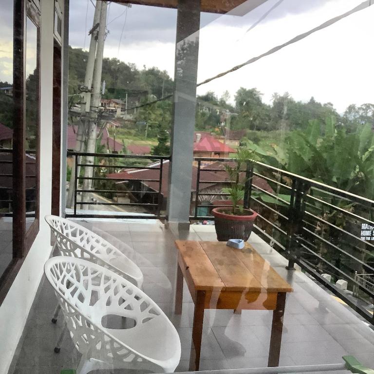 Balkón nebo terasa v ubytování Matraville Home Stay Tuk Tuk Lake Toba Samosir
