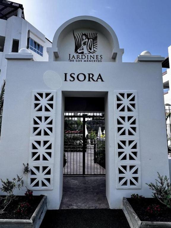 Exteriér alebo vchod do ubytovania Palmmar Jardines NEW 2bedroom ISORA 0-4 House 105m2 with garden