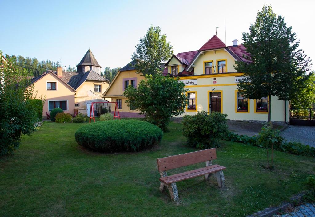 Zahrada ubytování Penzion Ctrnactka