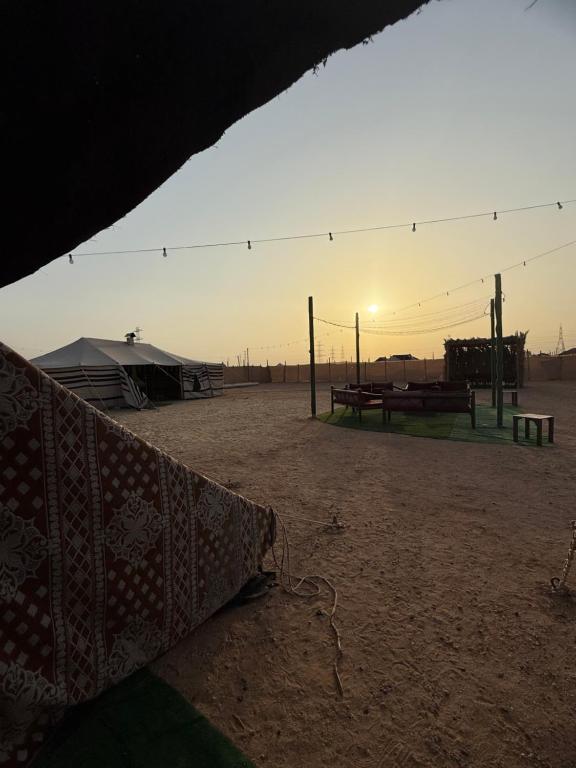Východ nebo západ slunce při pohledu z luxury tent nebo okolí