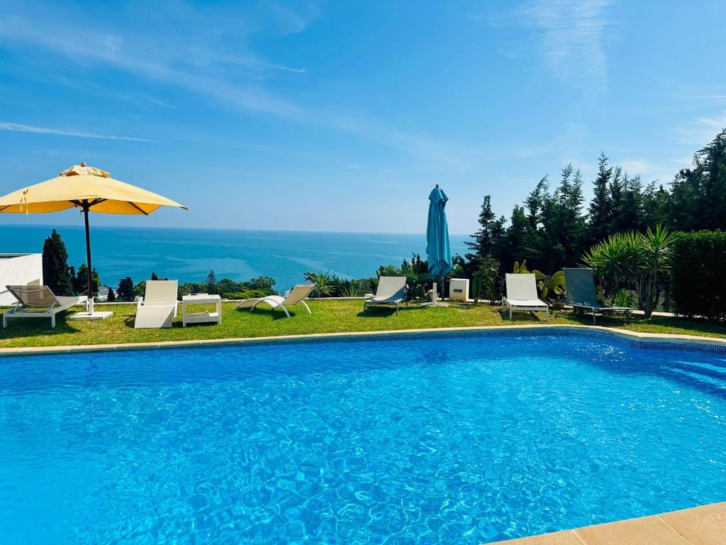 Bazén v ubytování Oasis Santorina Pool Sea Sky nebo v jeho okolí