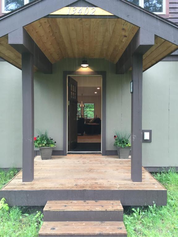 Η πρόσοψη ή η είσοδος του The Trailhouse