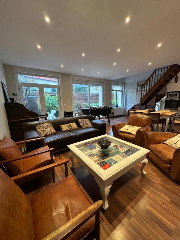 La Liberté, Loft 90 m2 rénové centre-ville, terrasse amenagee, jeux & parking - Housity