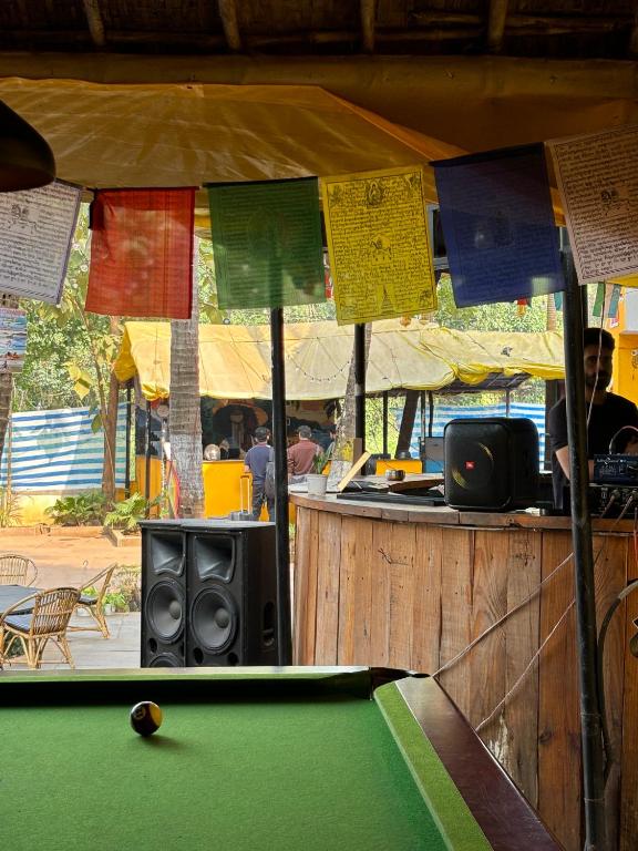 Biliár nebo kulečník v ubytování Mandala House - Party hostel