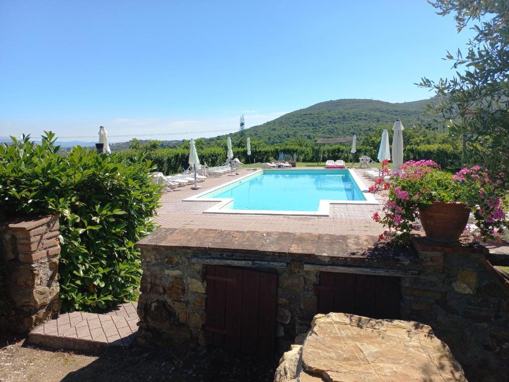 Basen w obiekcie Agriturismo La Bulletta lub w pobliżu
