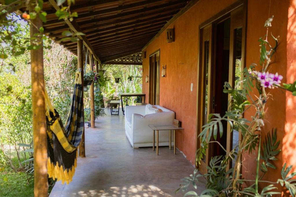 イビコアラにあるSítio Serra da Águiaの家の縁側