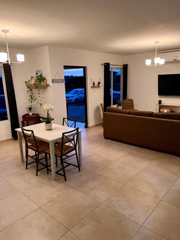 TV a/nebo společenská místnost v ubytování Coba Lodo Family house