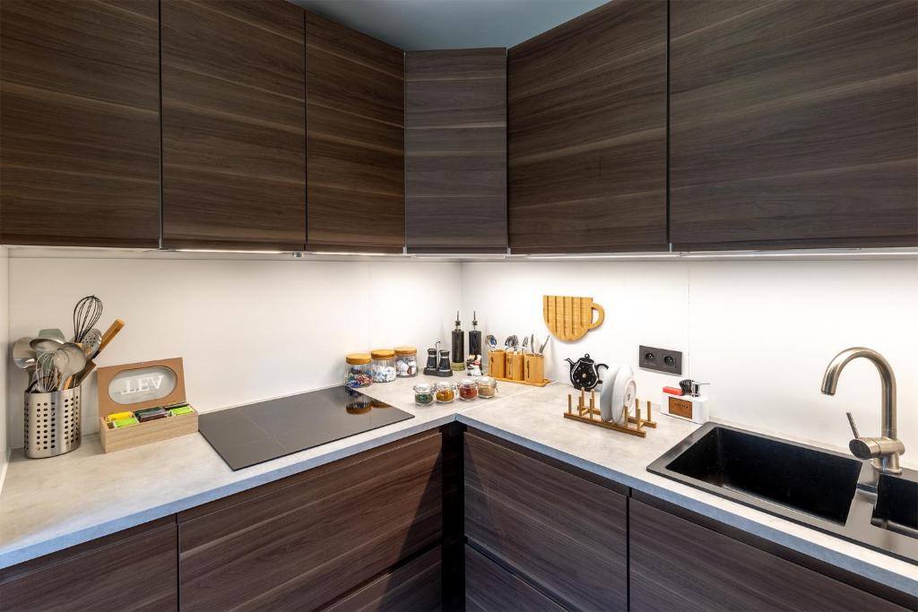 Cuisine ou kitchenette dans l'établissement Séjour lodge Namur