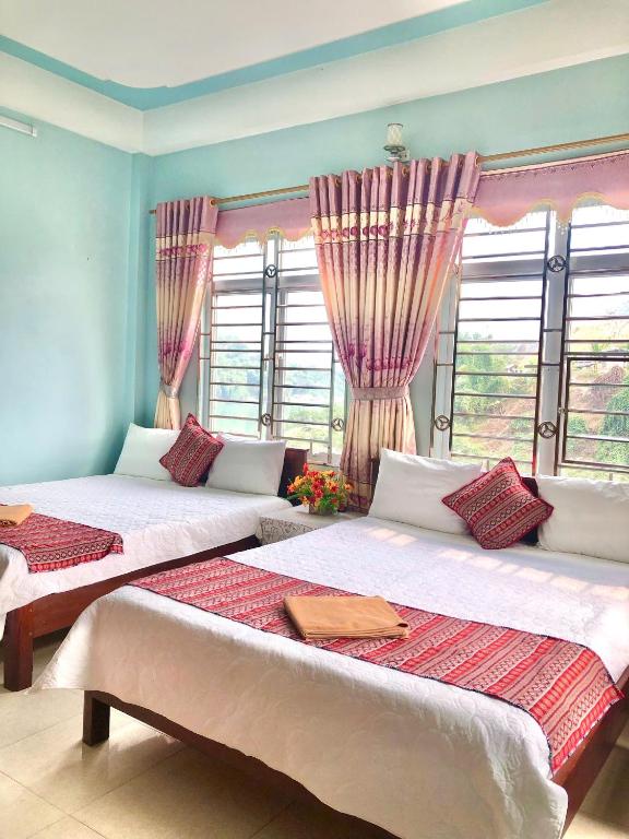 Local Ha Giang Tours & Hotel - Twin Room With View