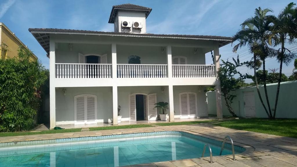 Bassein majutusasutuses Casa Eventos e Temporada com 2 suites, piscina, churrasqueira, Wi-Fi, Ar Condicionado - Proximo Praia Mar Casado e Pernambuco - Guaruja - või selle lähedal