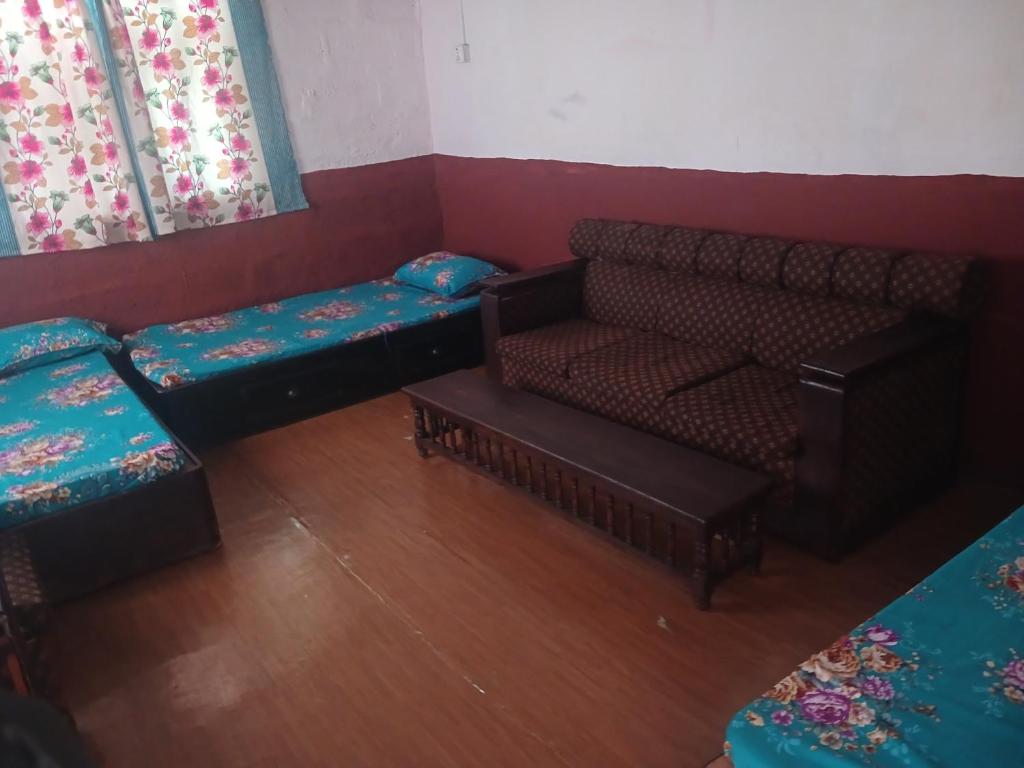 Posezení v ubytování Nepali Chulo And Homestay