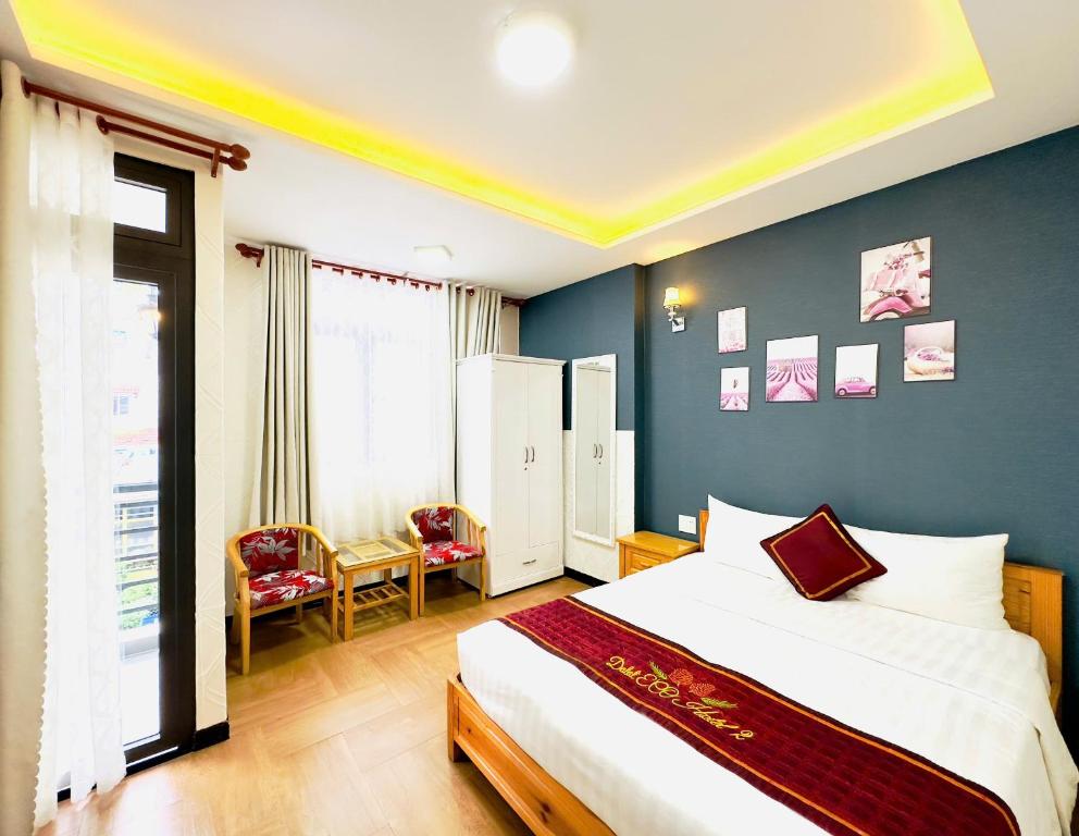 Giường trong phòng chung tại Dalat ECO Hotel 2