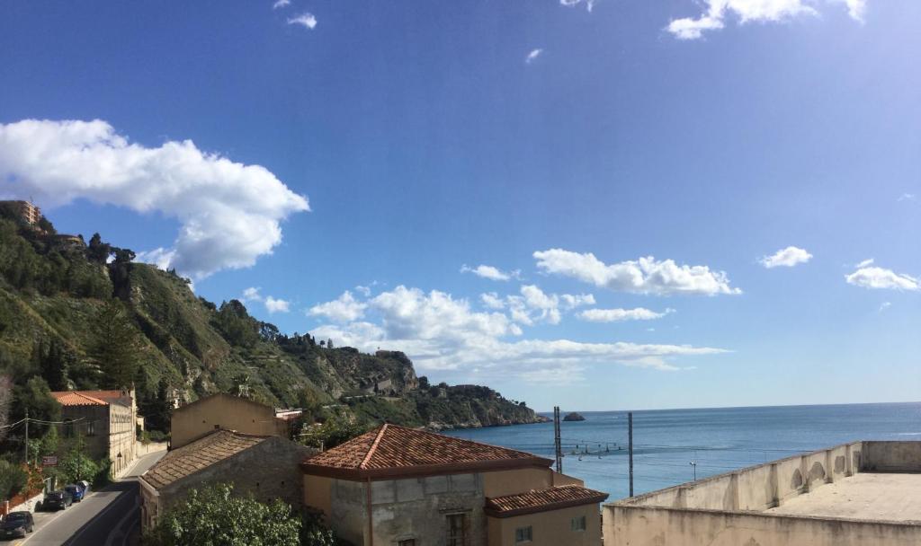 Holiday Rentals Taormina - 12
