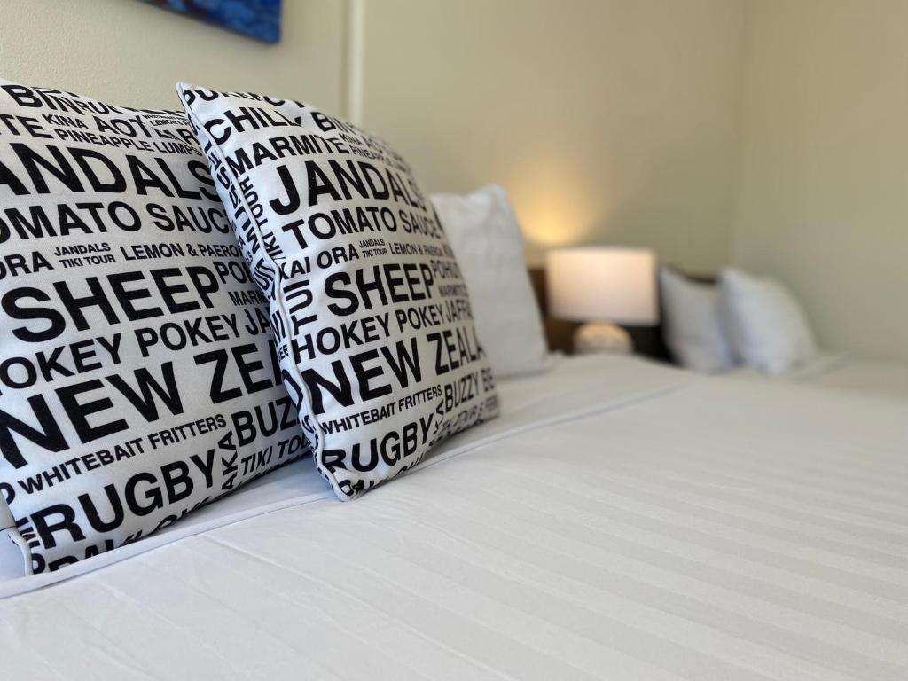 Postel nebo postele na pokoji v ubytování Saxton Lodge